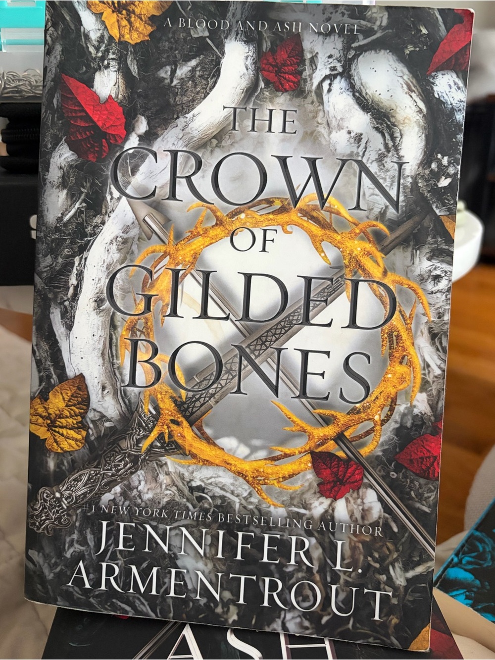 The Crown of Gilded Bones by Jennifer Armentrout - Paperback